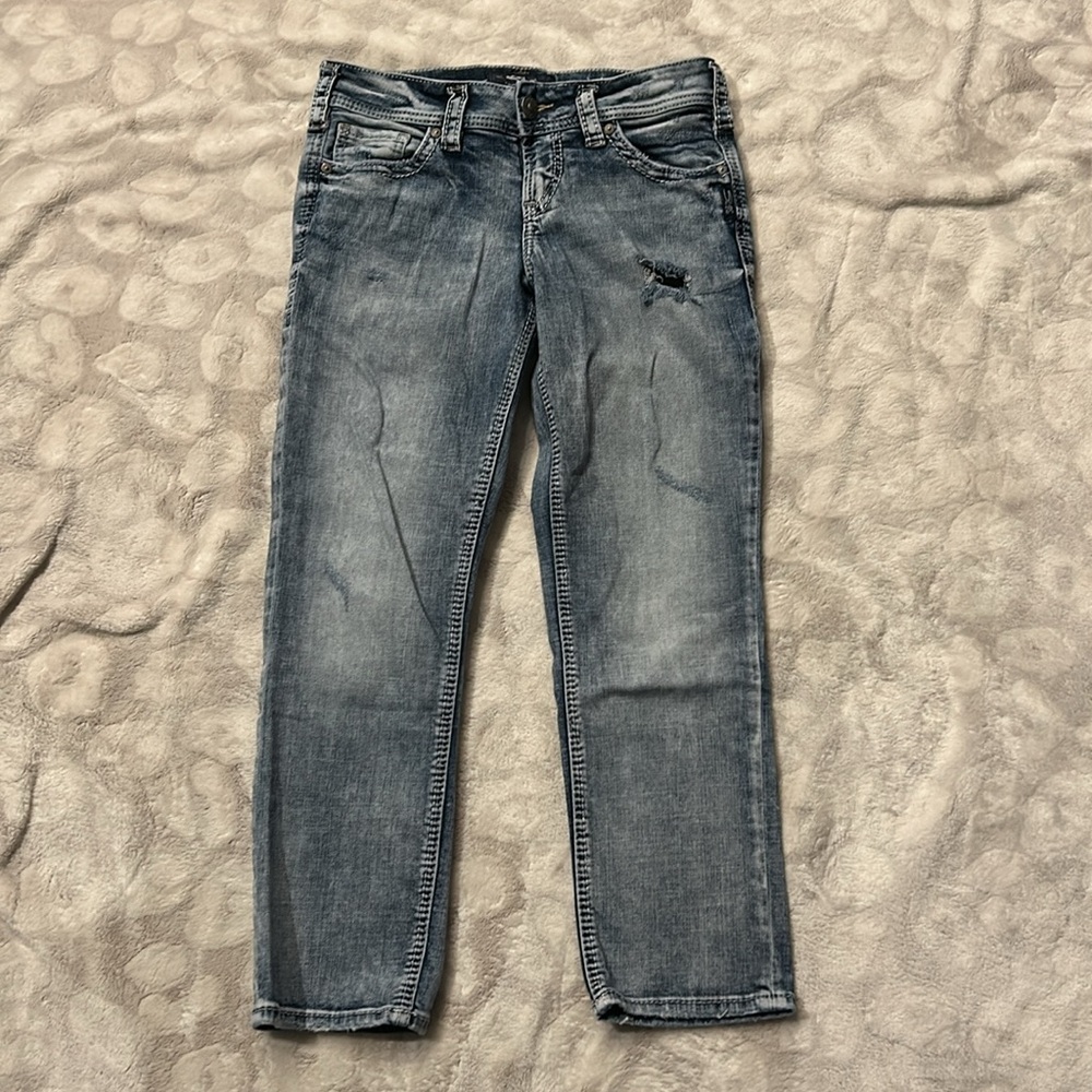 Silver Suki Capri Jeans Distressed Size 27